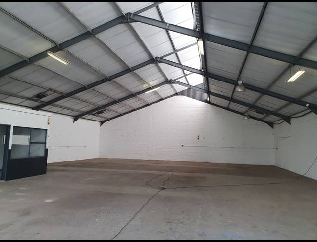 361M² FACTORY RENTED IN TRIANGLE FARM